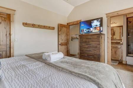 Cabin~Views~Heart Of Town~W&D~Fireplace~Kitchen Woodland Park Zewnętrze zdjęcie