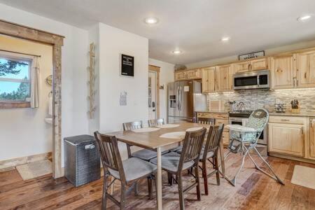 Cabin~Views~Heart Of Town~W&D~Fireplace~Kitchen Woodland Park Zewnętrze zdjęcie