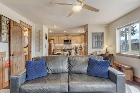 Cabin~Views~Heart Of Town~W&D~Fireplace~Kitchen Woodland Park Zewnętrze zdjęcie